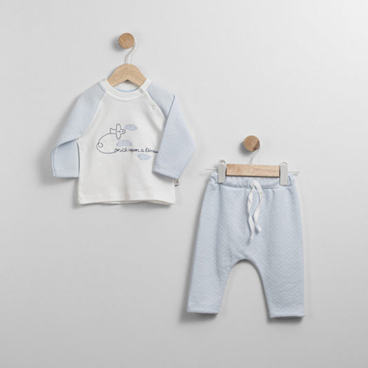 Two-piece baby outfit with aeroplane embroidery and quilted trousers in blue – newborn to 12 months
