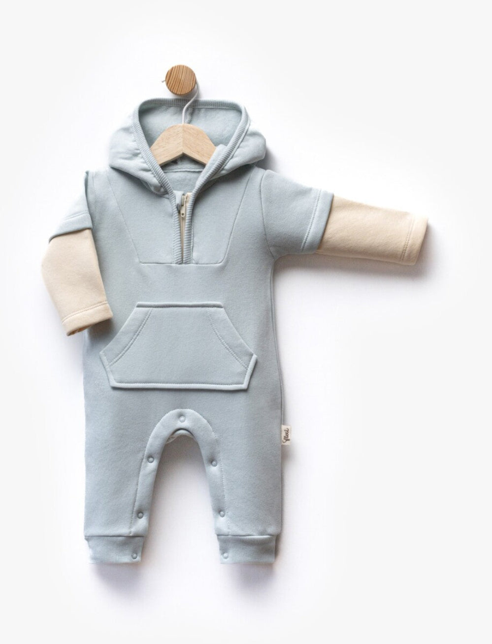 Hooded baby romper with zip front and contrast sleeves – soft and cosy for newborns to 9 months”